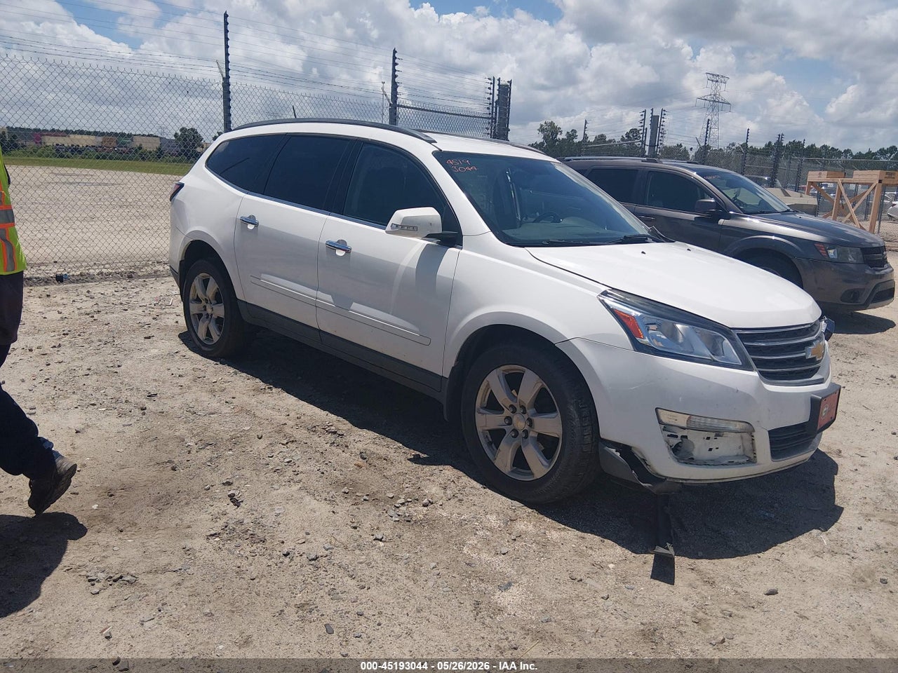 1GNKRGKD8HJ****** · 2017 CHEVROLET TRAVERSE 1LT