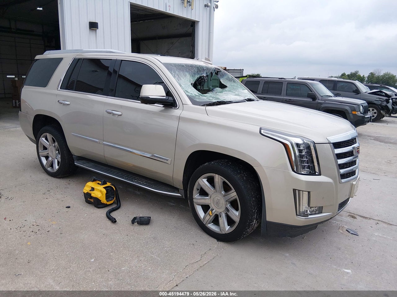 1GYS4BKJ6GR****** · 2016 CADILLAC ESCALADE LUXURY COLLECTION