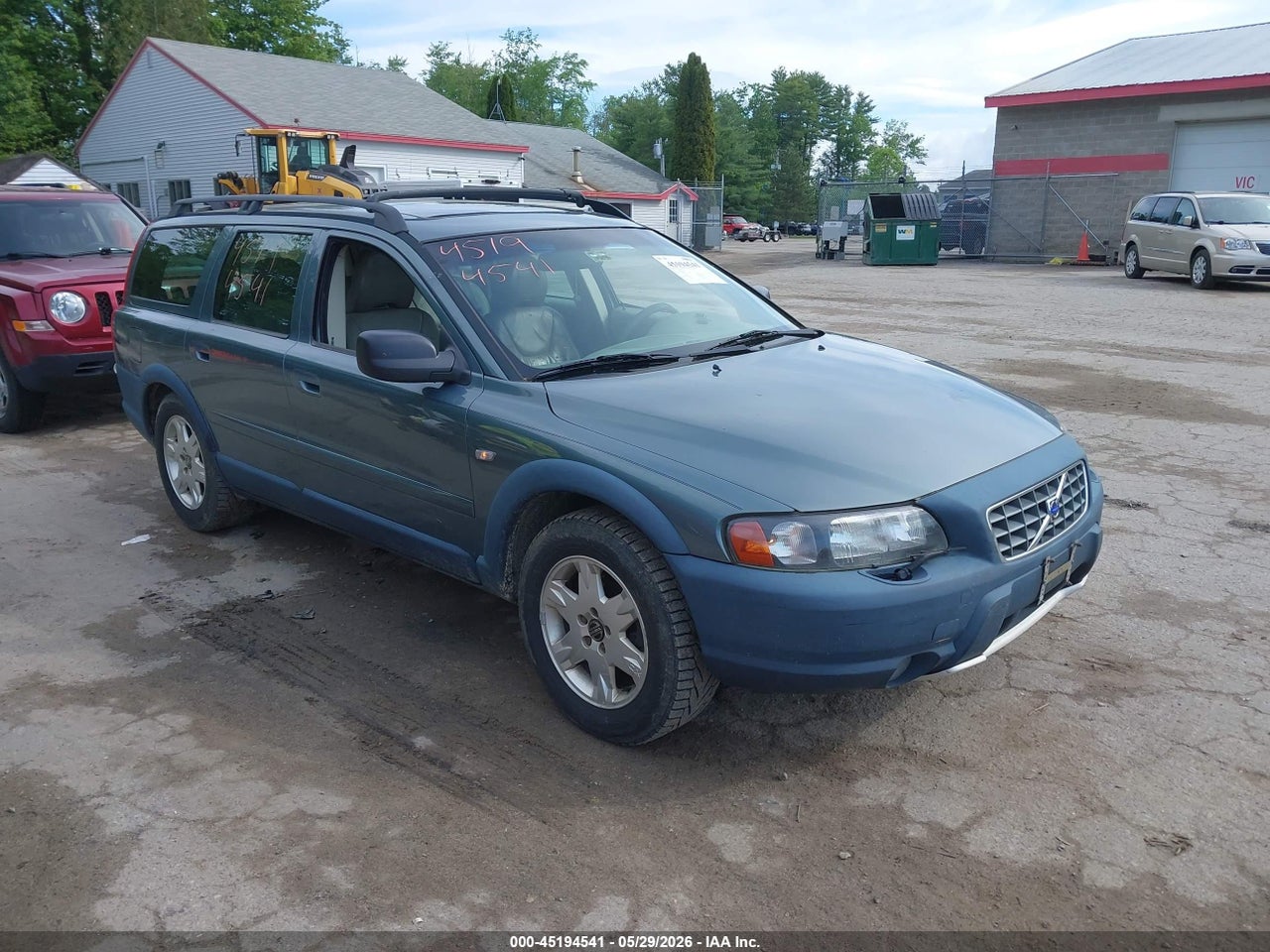 YV1SZ58D311****** · 2001 VOLVO V70 XC