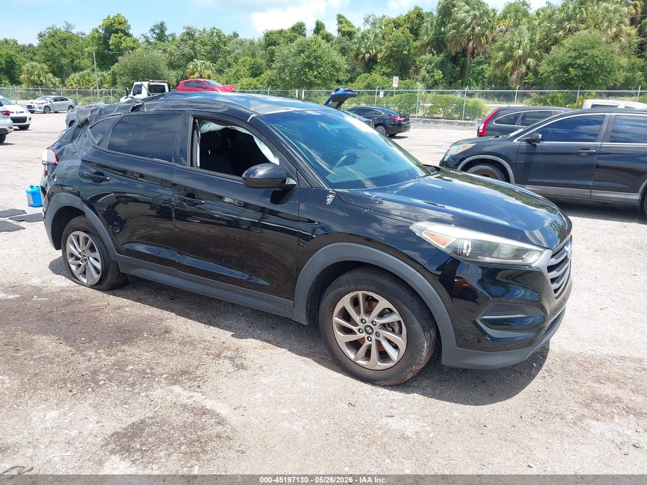 KM8J23A43JU****** · 2018 HYUNDAI TUCSON SE