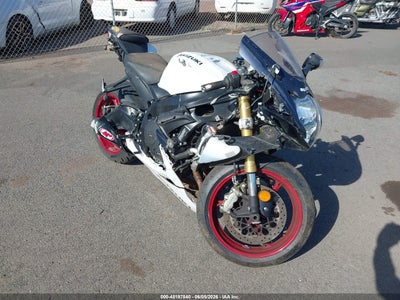 2025 SUZUKI GSX-R750
