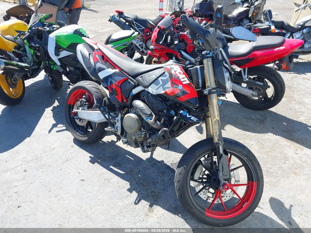 ZDMBAS2N5RB****** · 2024 DUCATI HYPERMOTARD