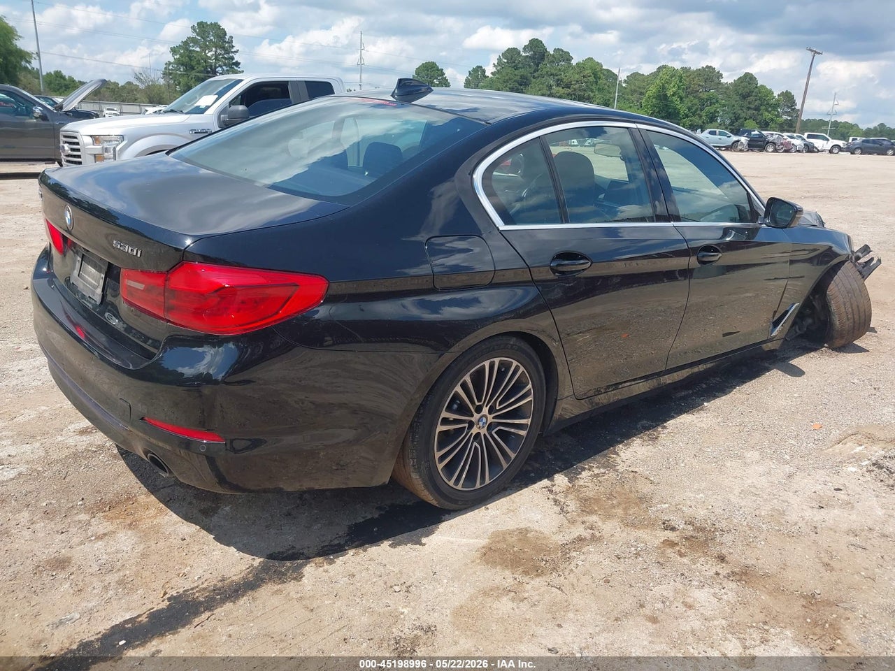 2020 BMW 530I   · 4/11