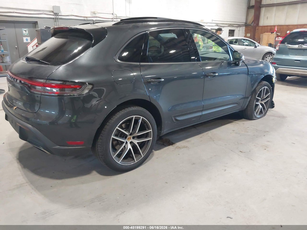 2026 PORSCHE MACAN T · 4/11