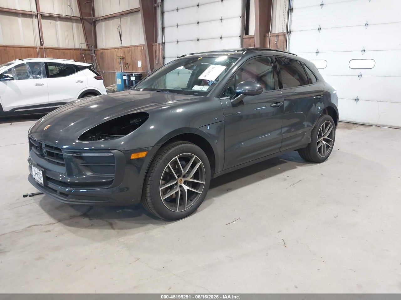 2026 PORSCHE MACAN T · 2/11