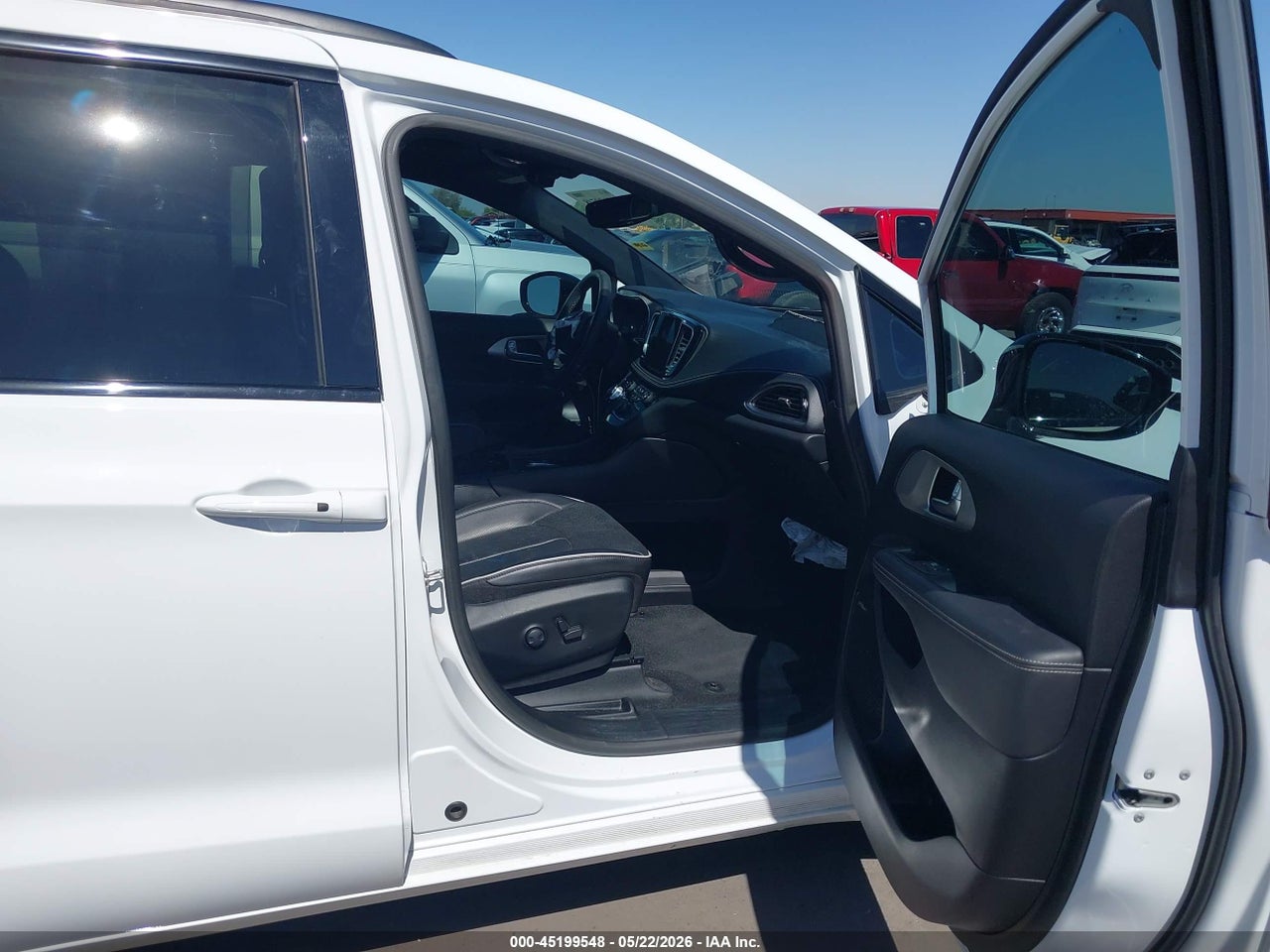 2024 CHRYSLER PACIFICA LIMITED · 5/11