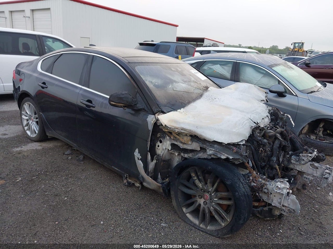 SAJBK4BV6GC****** · 2016 JAGUAR XF 35T PRESTIGE