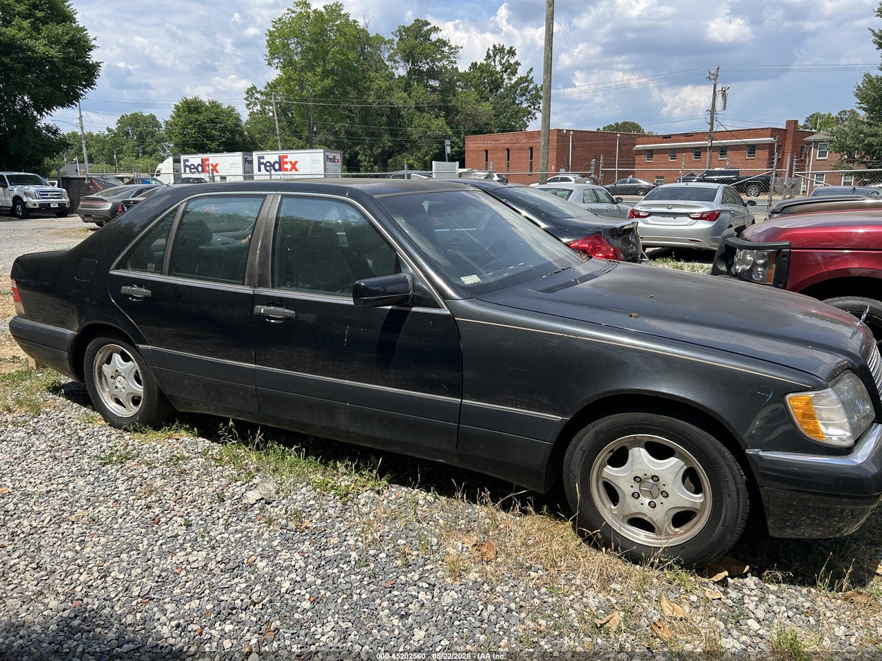 WDBGA32G4XA****** · 1999 MERCEDES-BENZ S 320