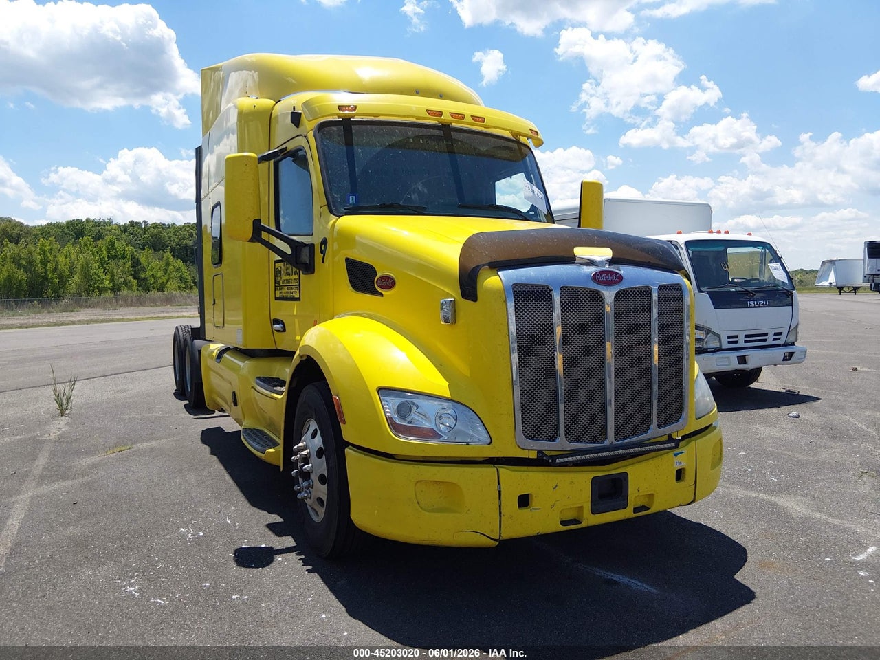 1XPBDP9XXHD****** · 2017 PETERBILT 579