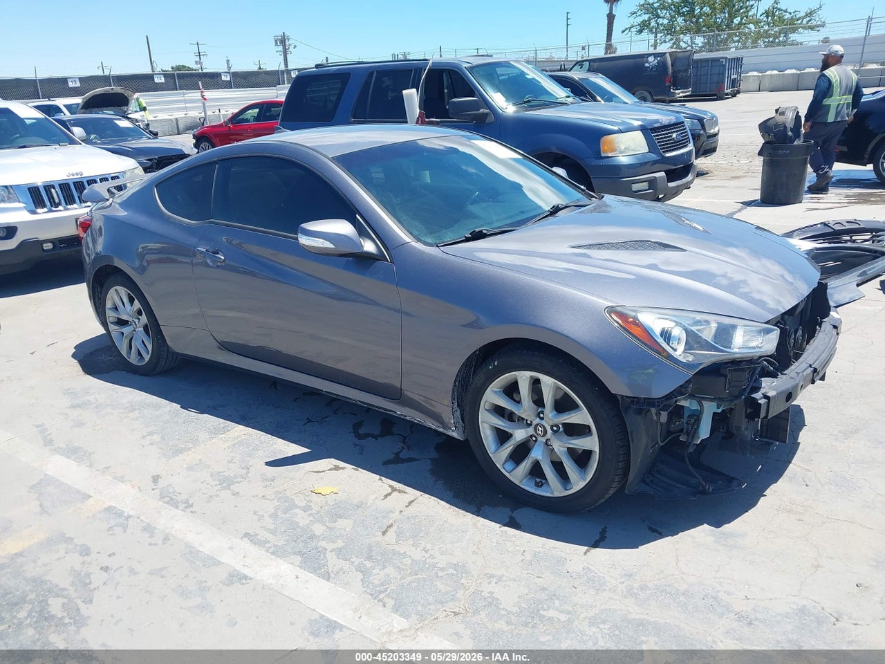 KMHHT6KJ4GU****** · 2016 HYUNDAI GENESIS 3.8 BASE
