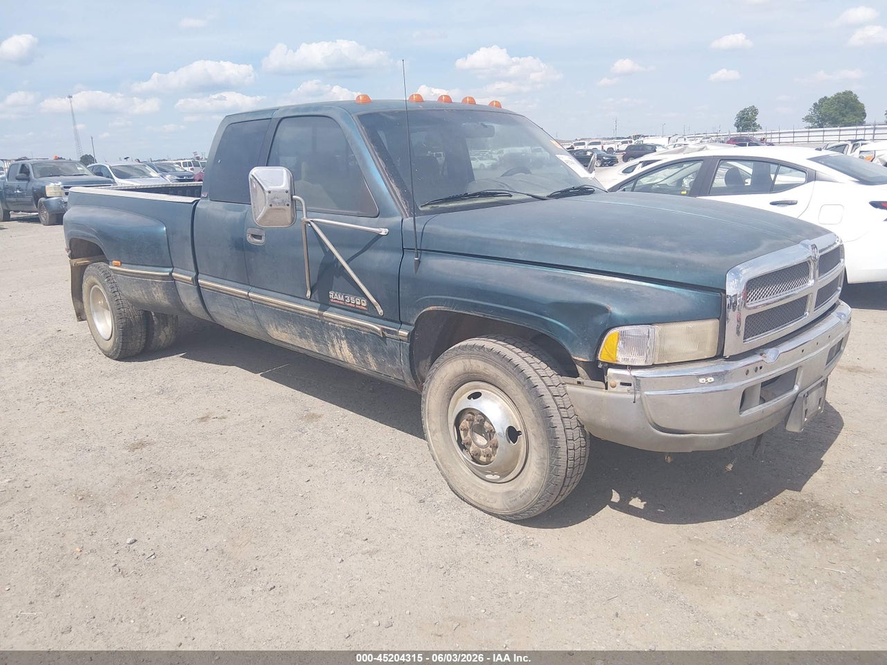 3B7MC33D3VM****** · 1997 DODGE RAM 3500 ST