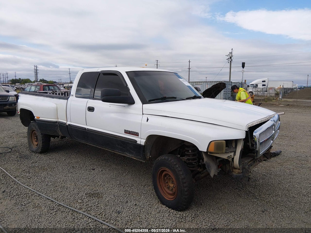 1B7KF2360XJ****** · 1999 DODGE RAM 2500 ST