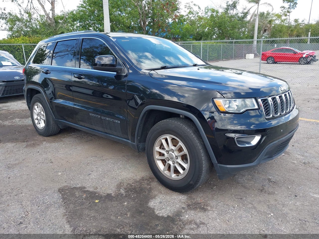 1C4RJEAG9JC****** · 2018 JEEP GRAND CHEROKEE LAREDO E 4X2