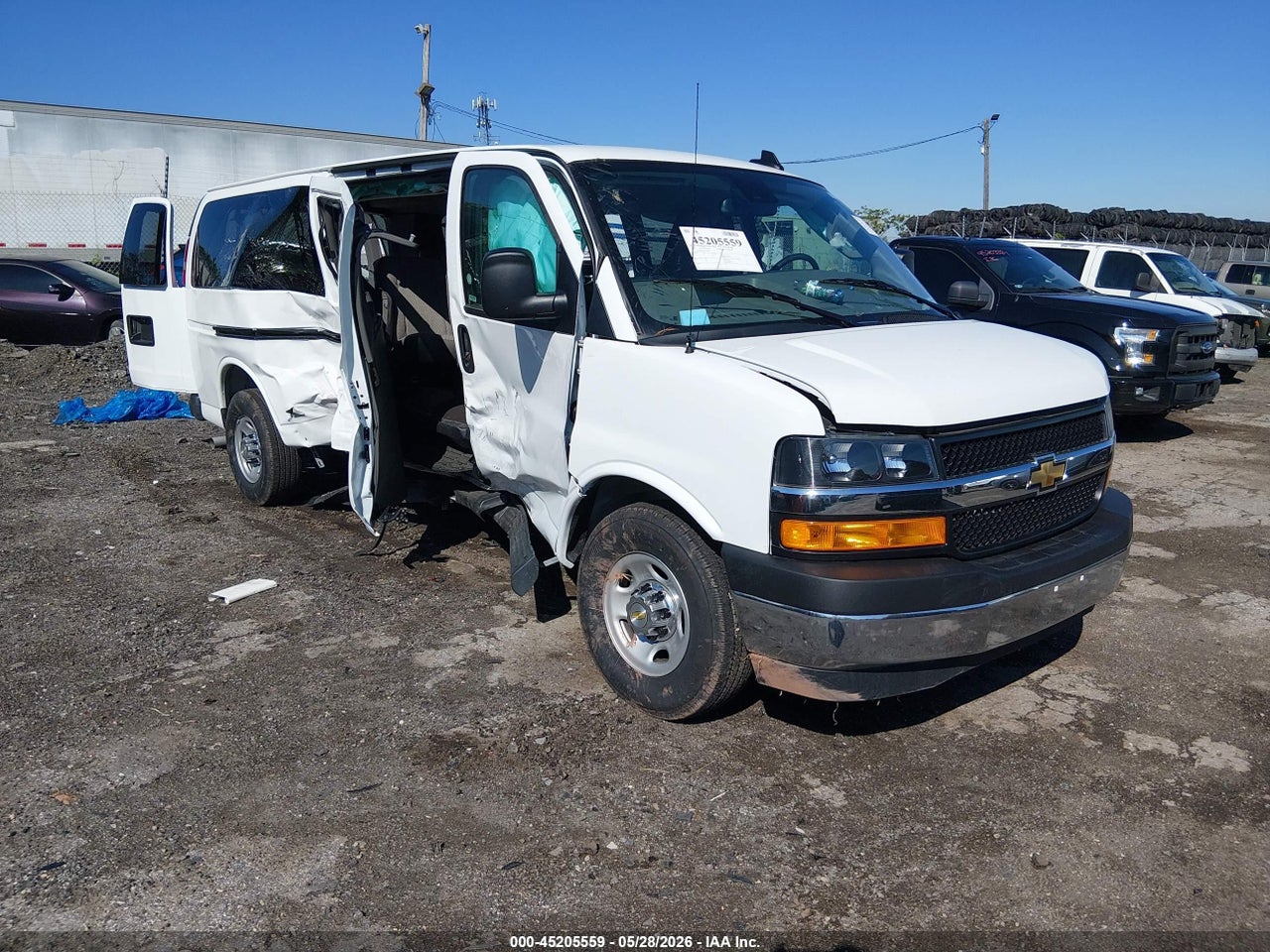 1GAZGPFP4S1****** · 2025 CHEVROLET EXPRESS PASSENGER RWD 3500 EXTENDED WHEELBASE LT
