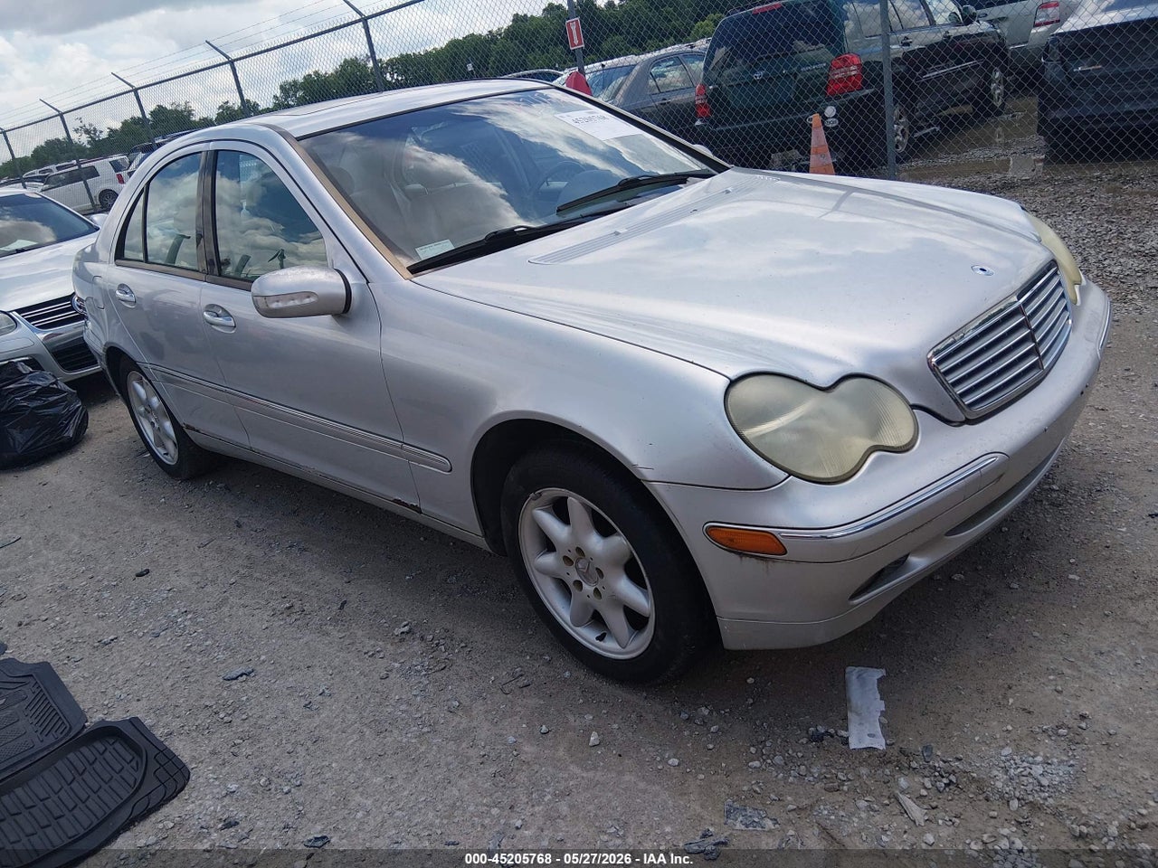WDBRF61J41F****** · 2001 MERCEDES-BENZ C 240