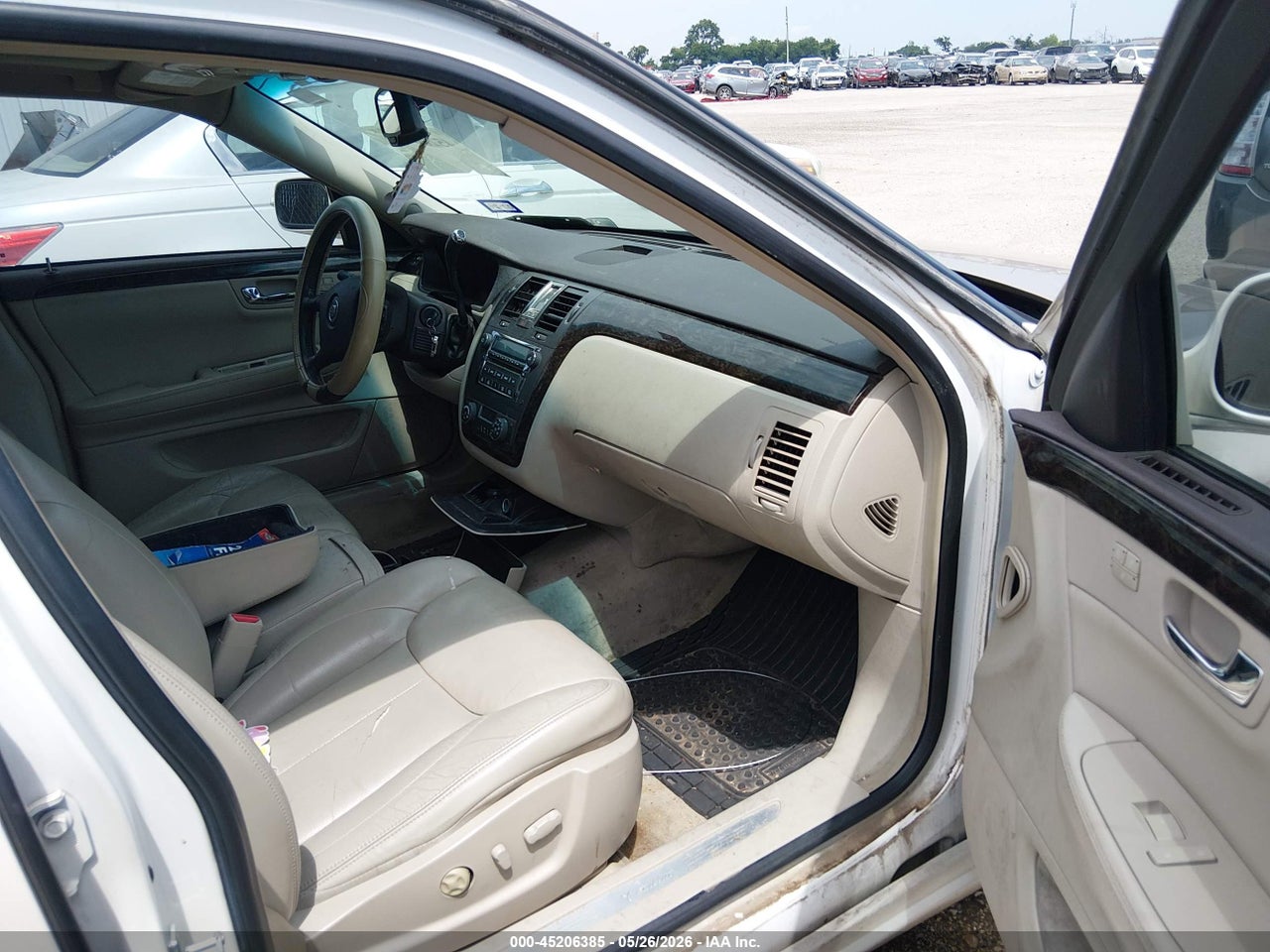 2011 CADILLAC DTS LUXURY COLLECTION · 5/11