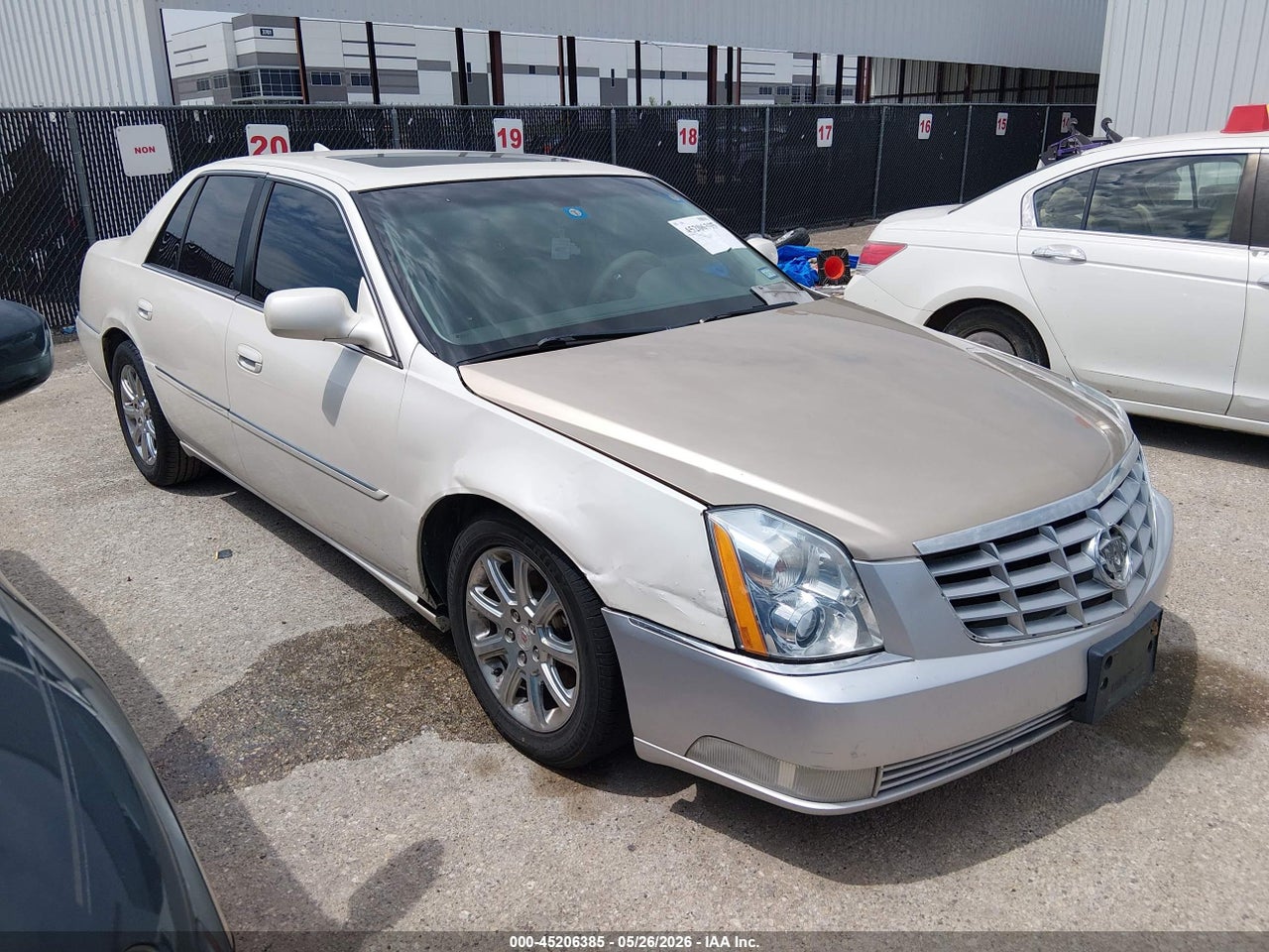 1G6KD5E64BU****** · 2011 CADILLAC DTS LUXURY COLLECTION