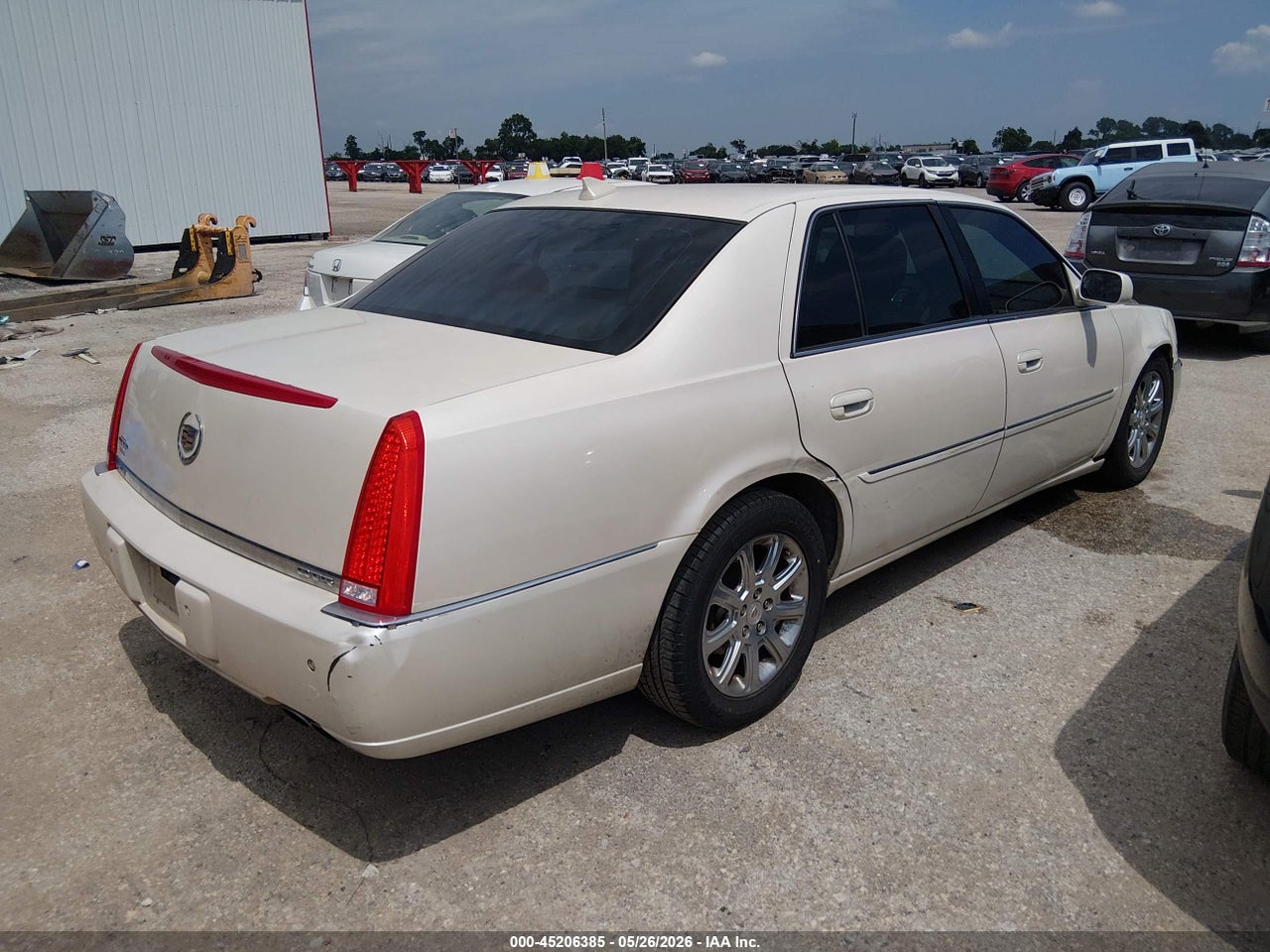 2011 CADILLAC DTS LUXURY COLLECTION · 4/11