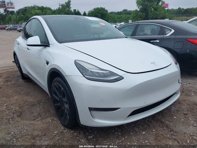 7SAYGDEE5NF****** · 2022 TESLA MODEL Y LONG RANGE DUAL MOTOR ALL-WHEEL DRIVE