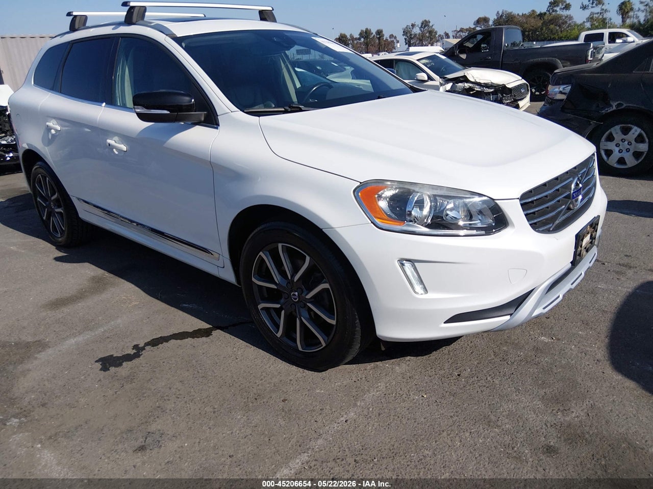 YV449MRR1H2****** · 2017 VOLVO XC60 T6 DYNAMIC
