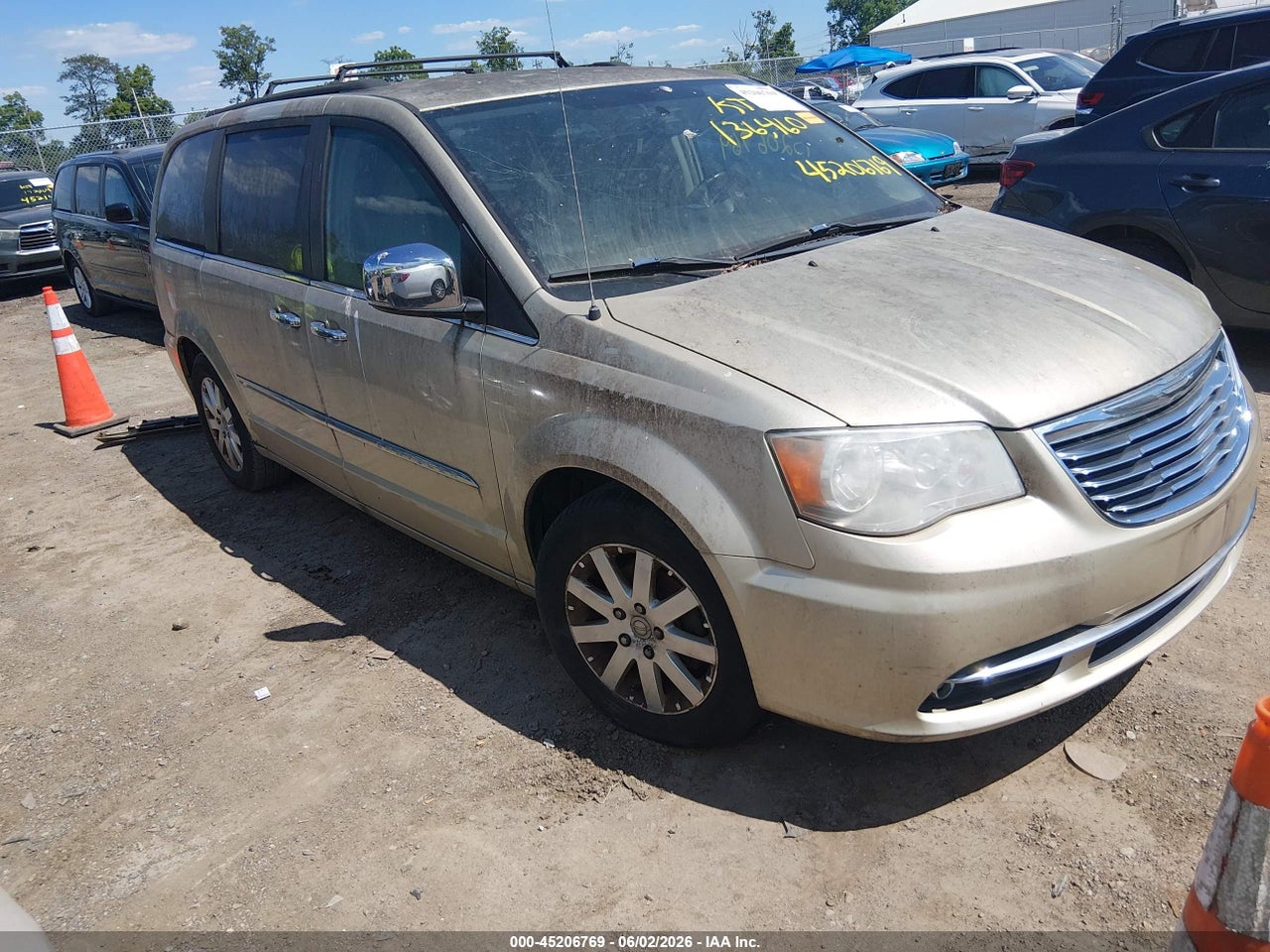 2A4RR8DG5BR****** · 2011 CHRYSLER TOWN &amp; COUNTRY TOURING-L