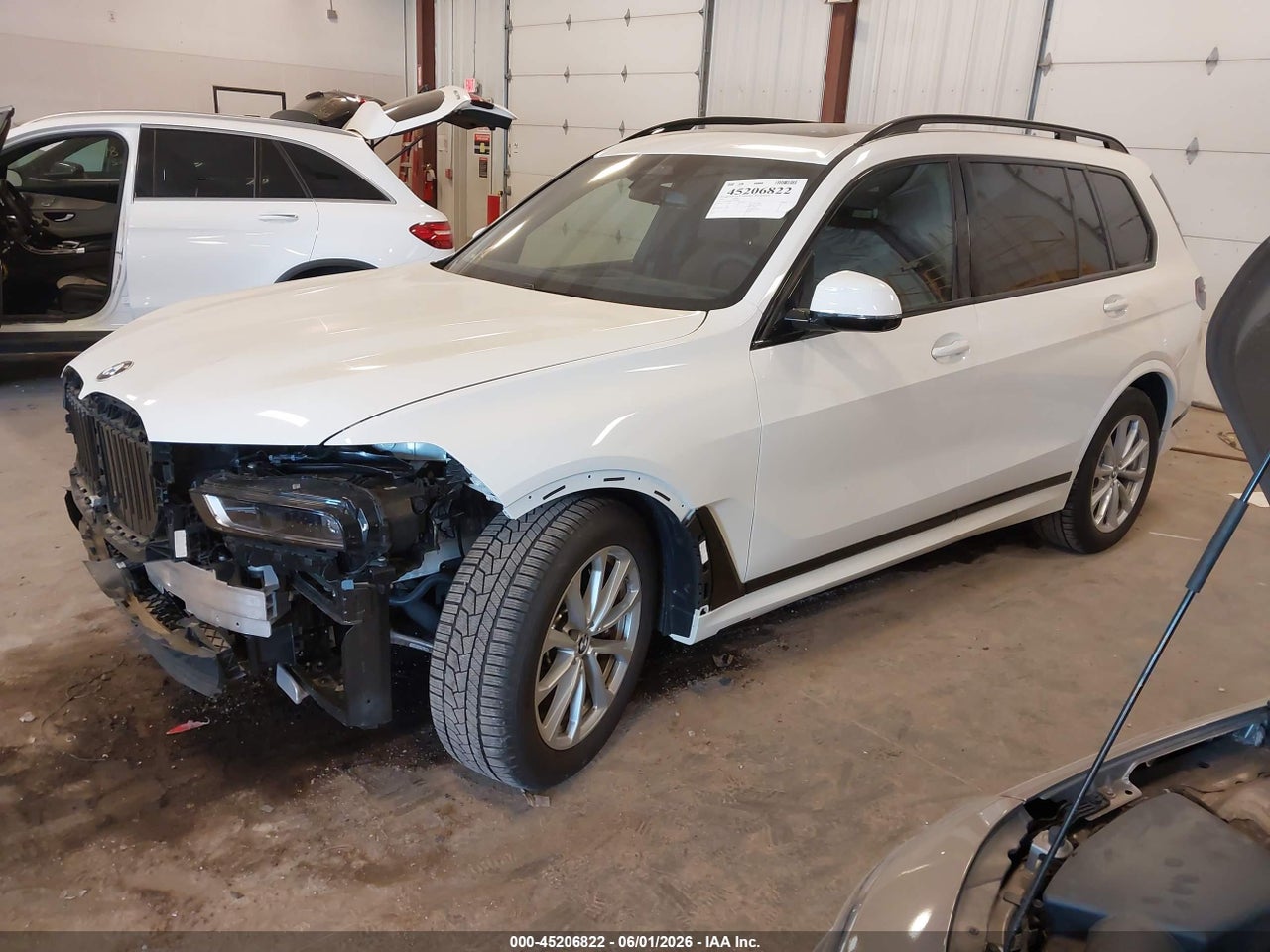 2026 BMW X7 XDRIVE40I · 2/11