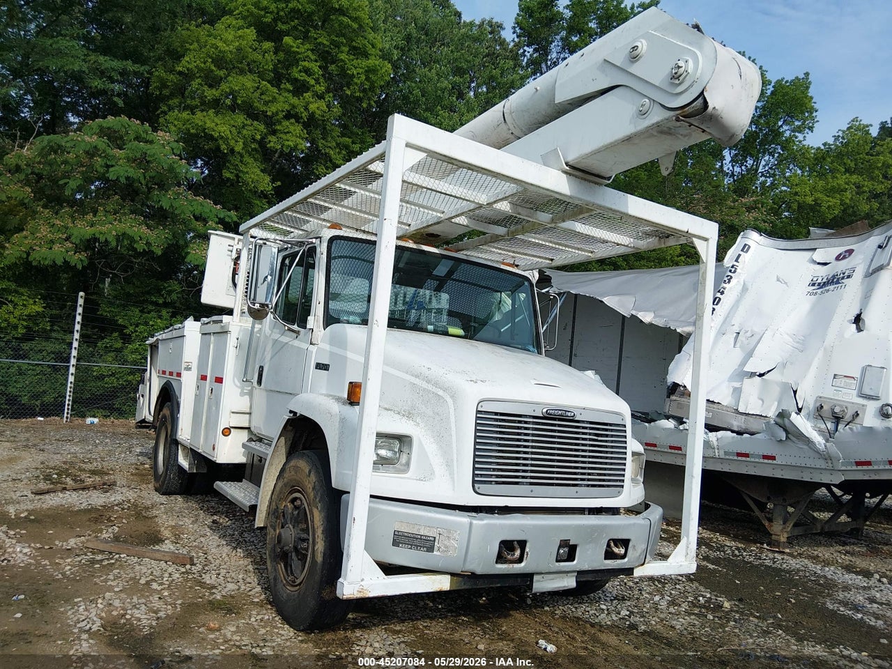 1FVABTBVX1H****** · 2001 FREIGHTLINER MEDIUM CONVENTIONAL FL70