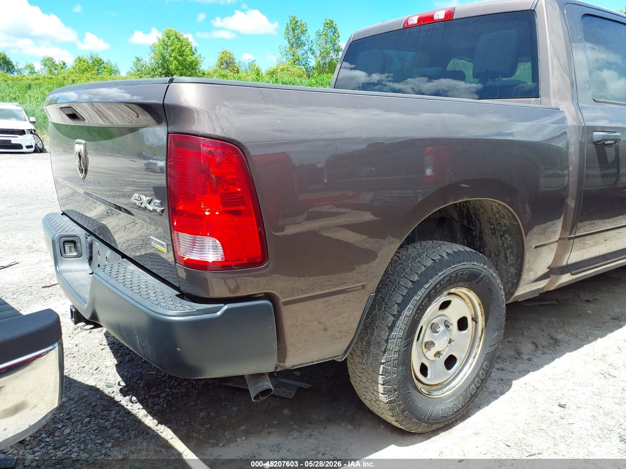 2019 RAM 1500 CLASSIC TRADESMAN  4X4 5'7 BOX · 4/11