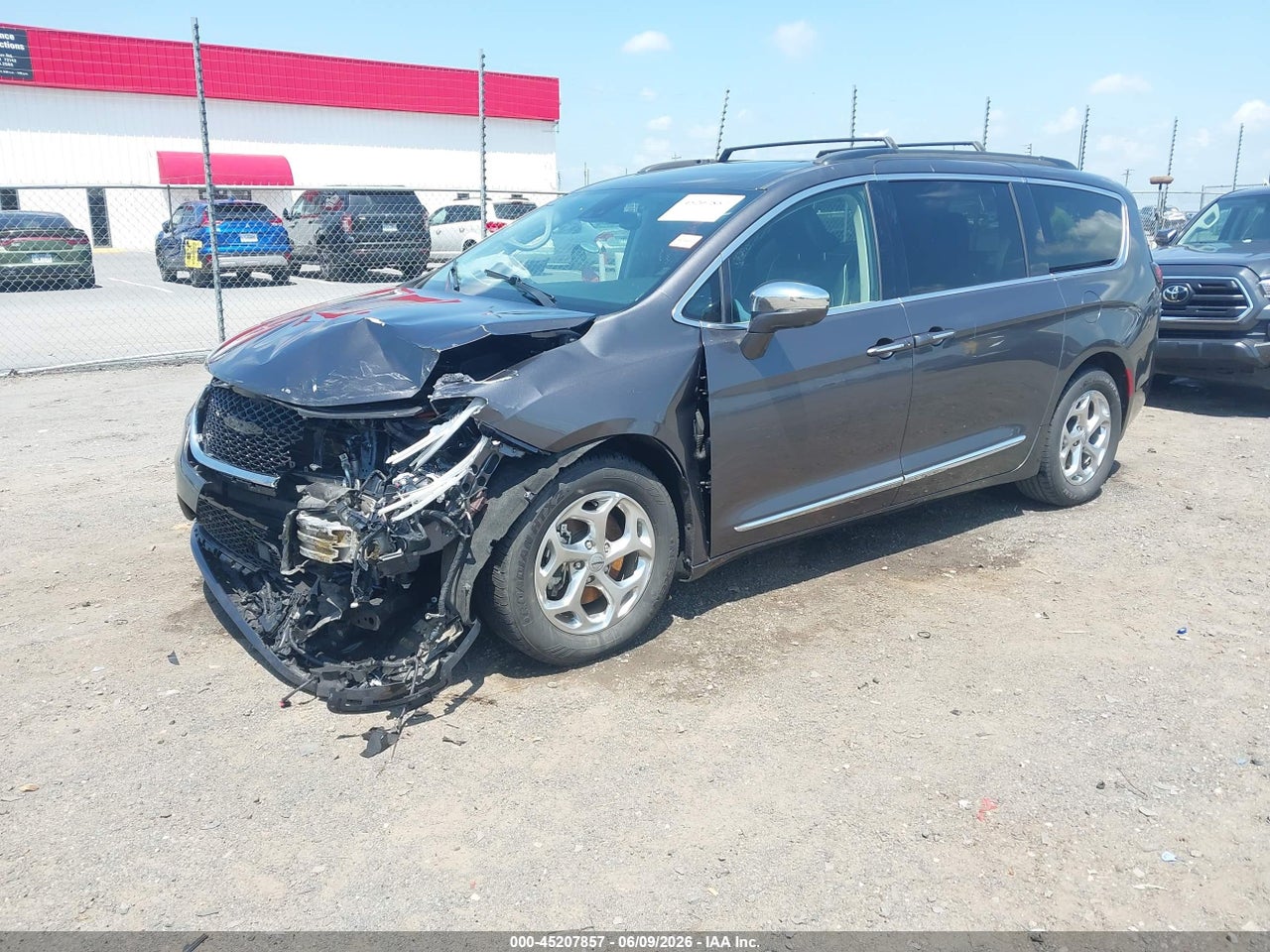 2022 CHRYSLER PACIFICA LIMITED · 2/11