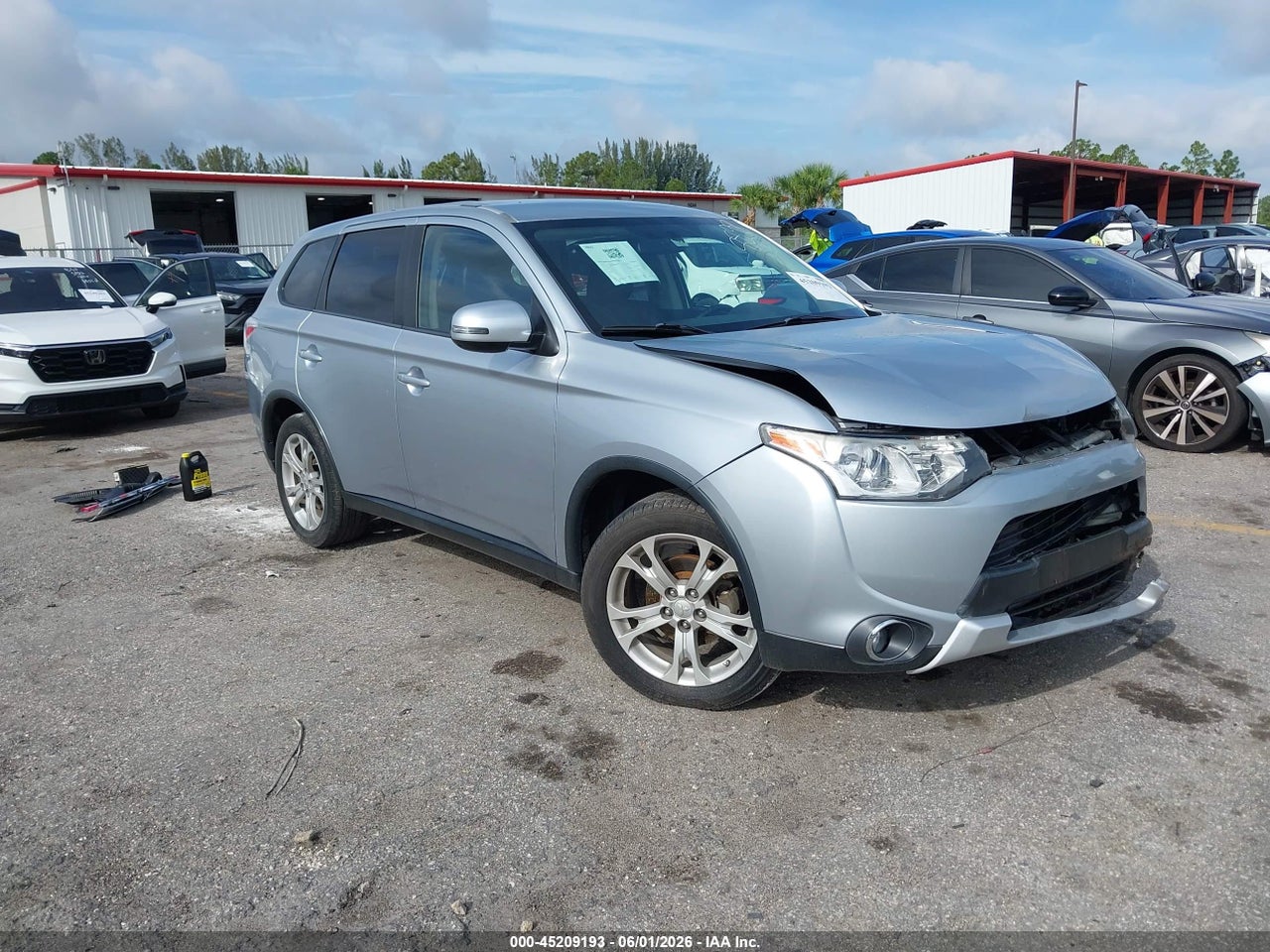 JA4AD3A32FZ****** · 2015 MITSUBISHI OUTLANDER SE