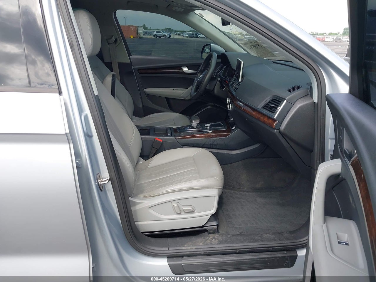 2018 AUDI Q5 2.0T PREMIUM/2.0T TECH PREMIUM · 5/11