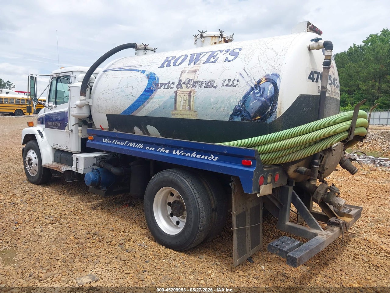 2001 FREIGHTLINER MEDIUM CONVENTIONAL FL70 · 3/11