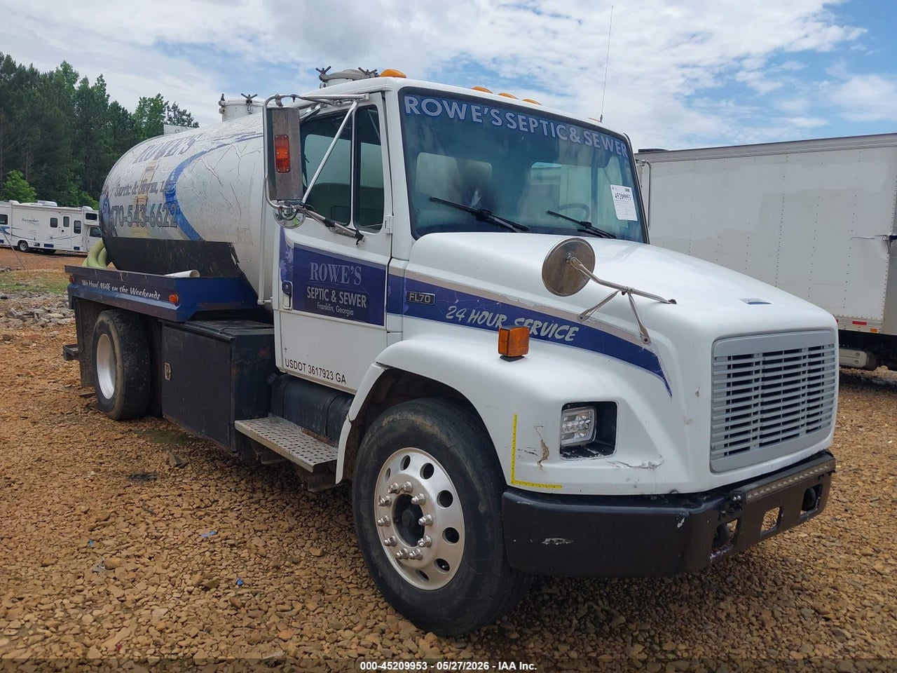 1FVABTAK91H****** · 2001 FREIGHTLINER MEDIUM CONVENTIONAL FL70