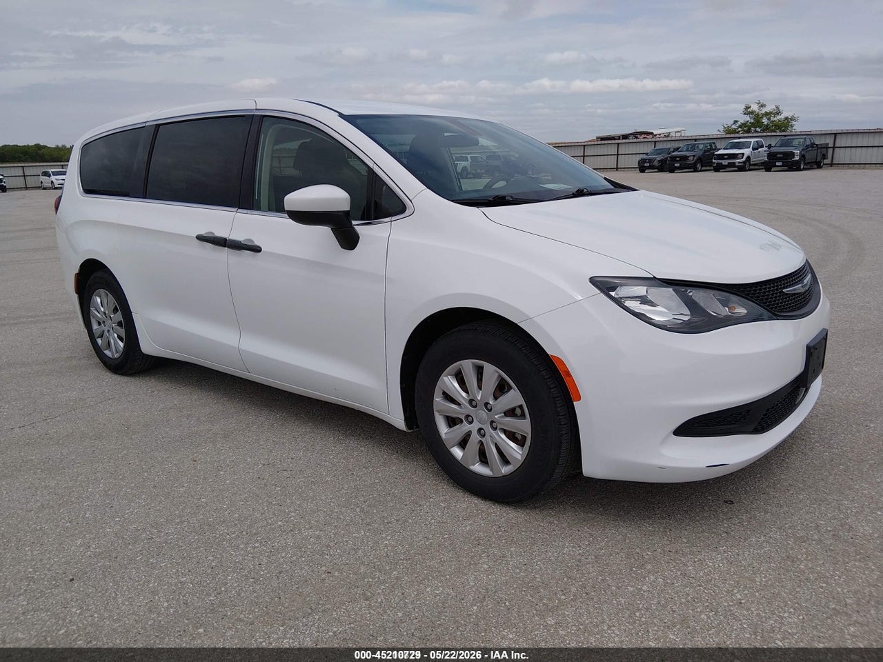 2C4RC1AG3MR****** · 2021 CHRYSLER VOYAGER L