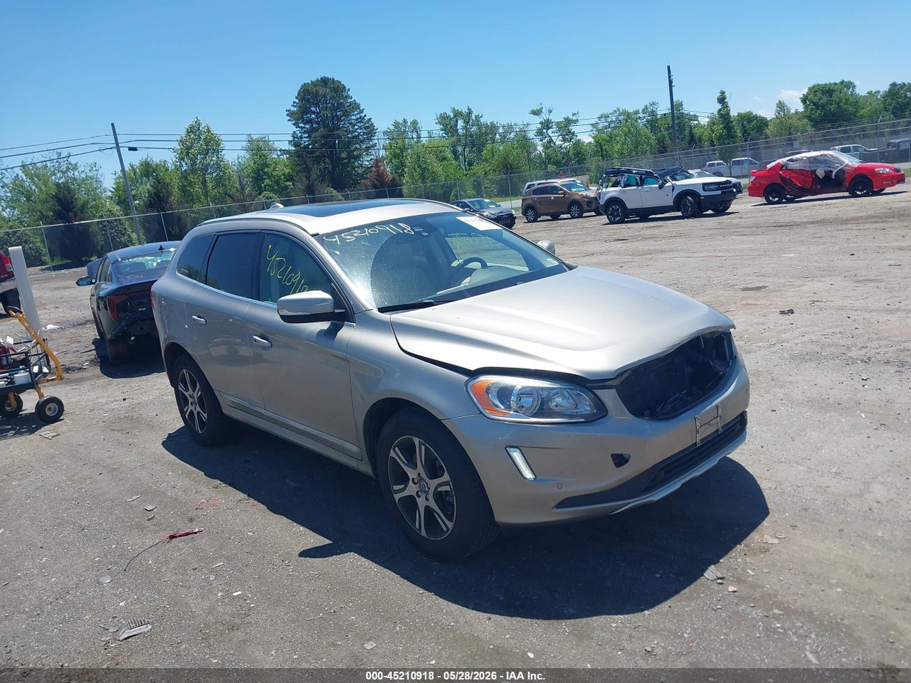 YV4902RKXF2****** · 2015 VOLVO XC60 T6