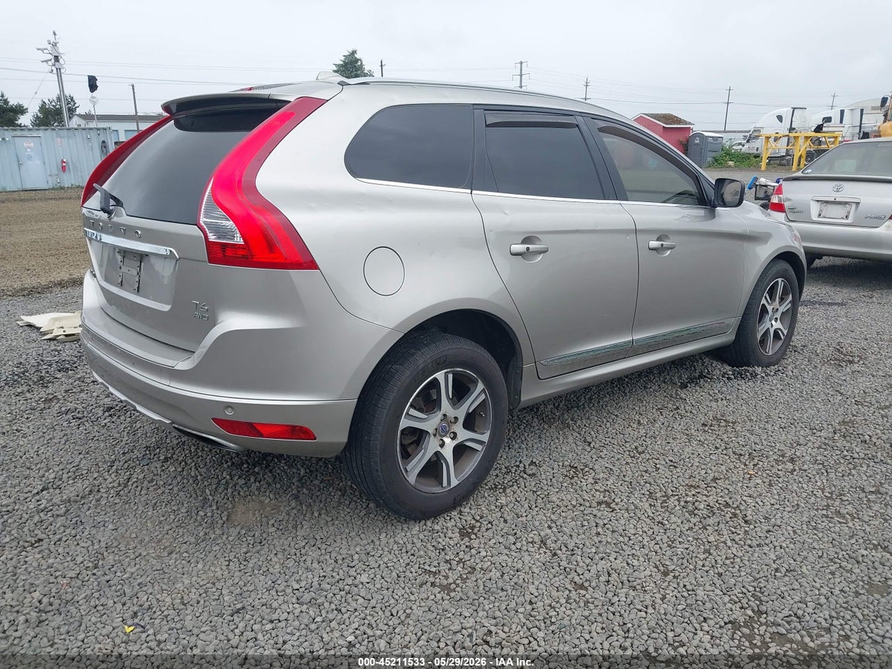 2015 VOLVO XC60 T6 · 4/11