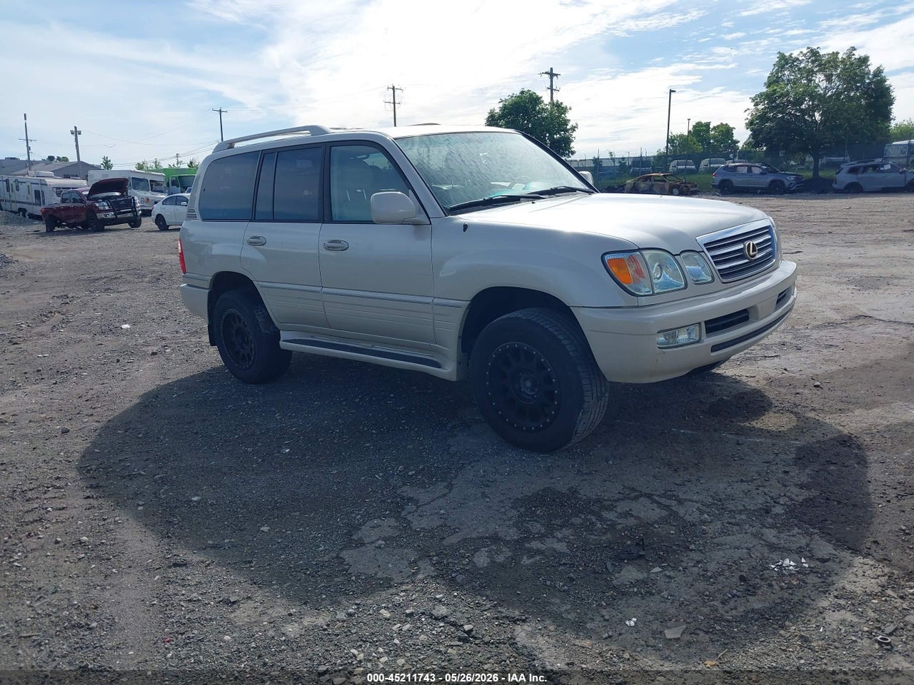 JTJHT00W843****** · 2004 LEXUS LX 470