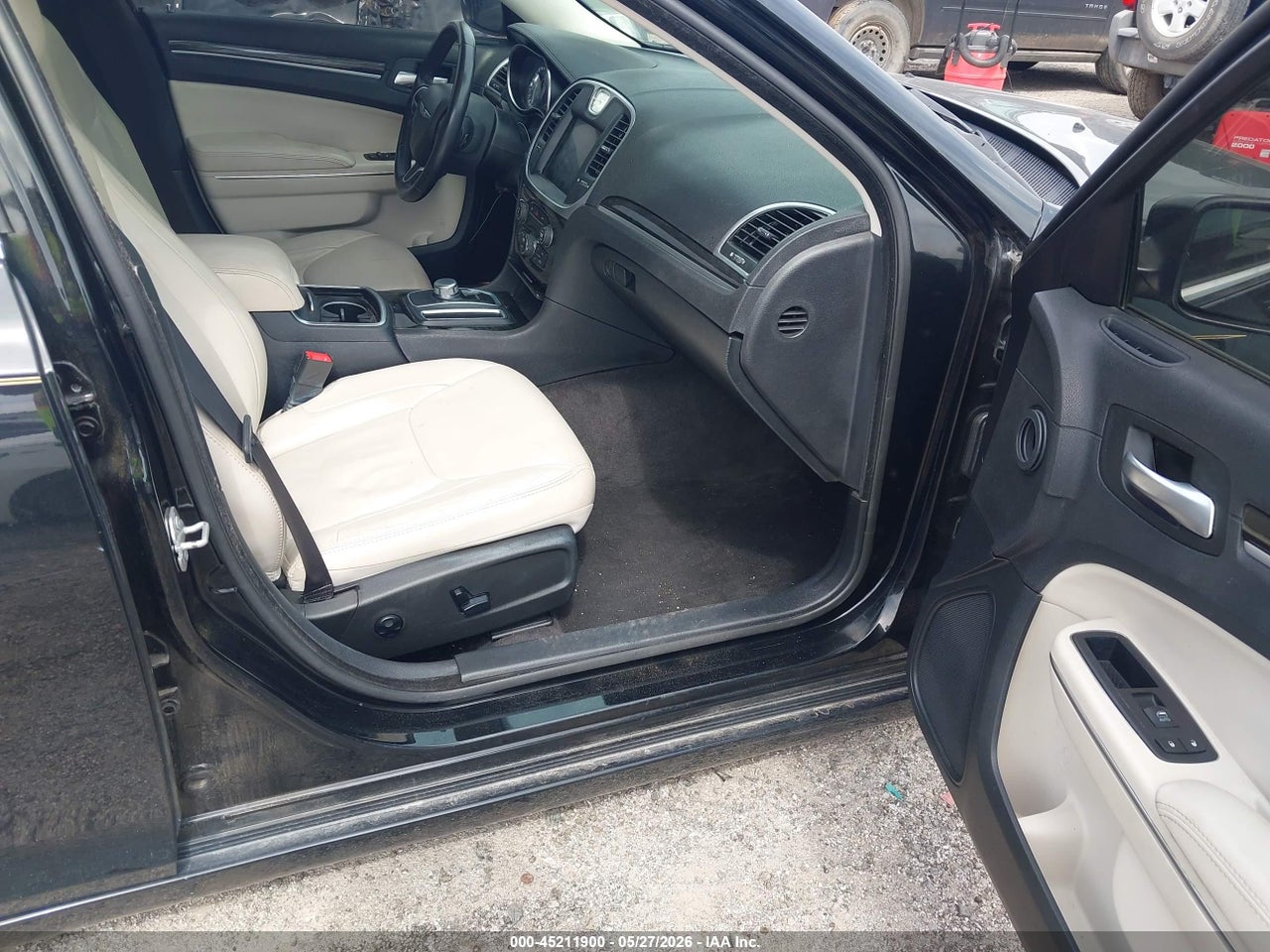 2015 CHRYSLER 300 LIMITED · 5/11