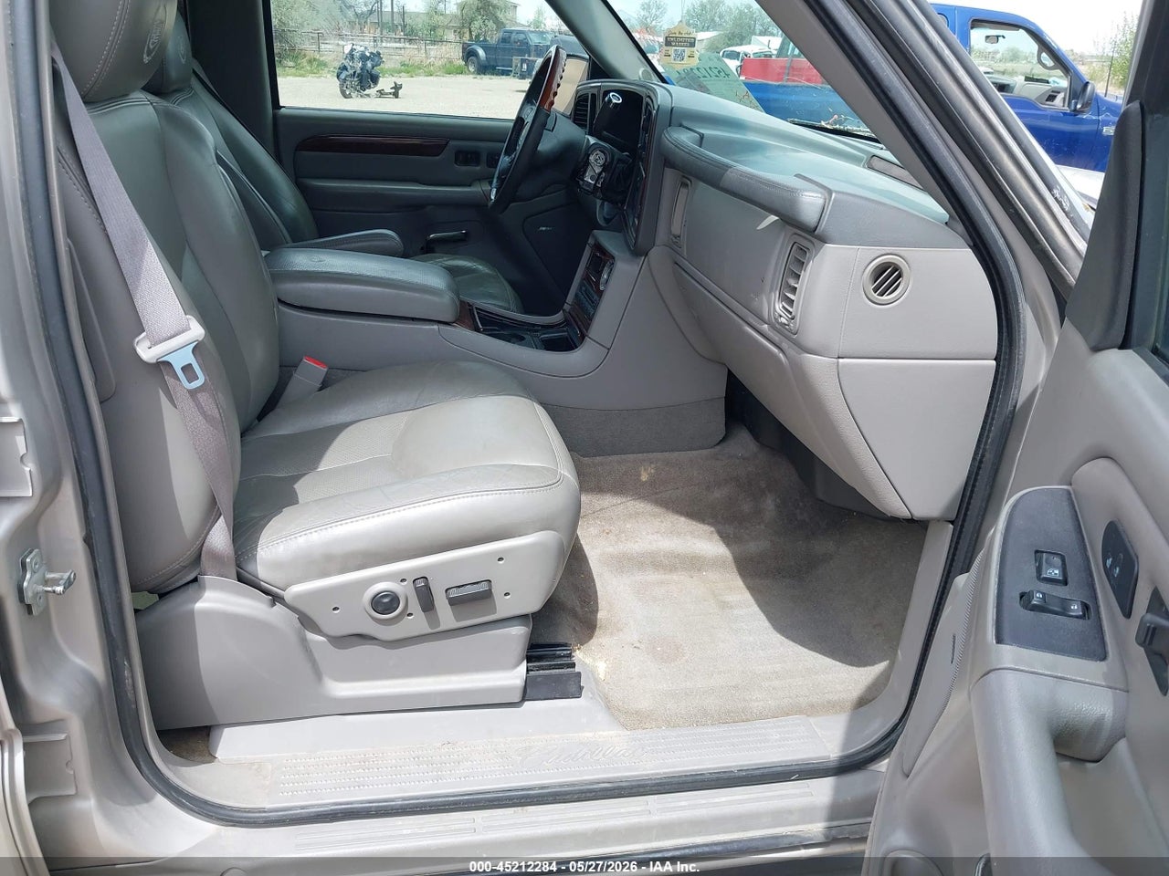 2005 CADILLAC ESCALADE STANDARD · 5/11