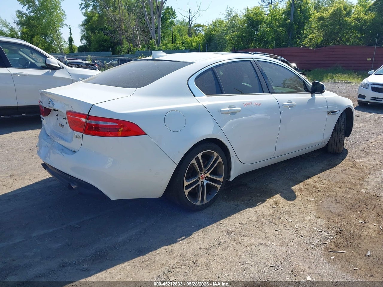 2017 JAGUAR XE 35T PREMIUM · 4/10