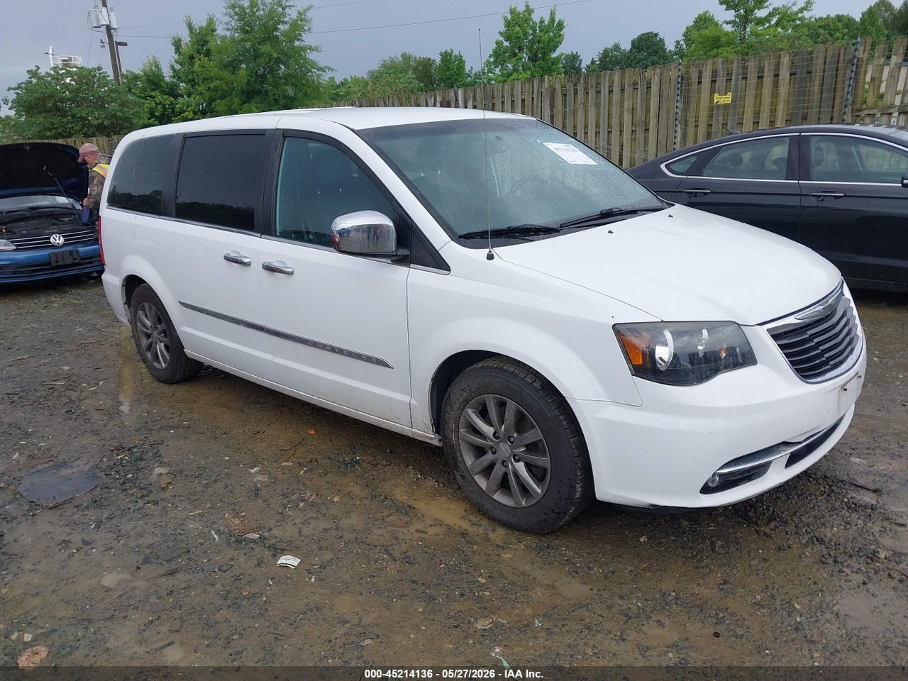 2C4RC1HG5FR****** · 2015 CHRYSLER TOWN &amp; COUNTRY S