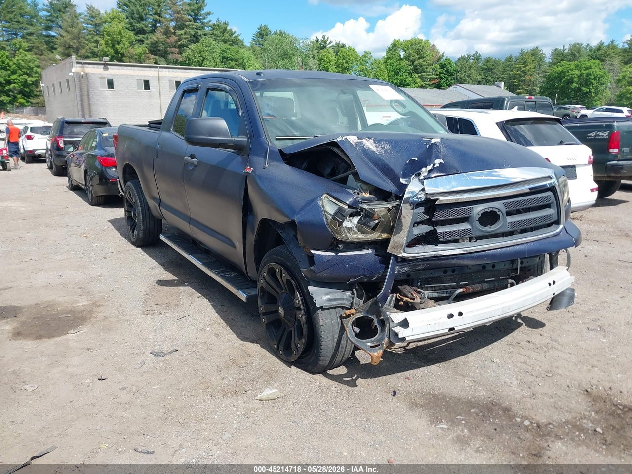 5TFUM5F14AX****** · 2010 TOYOTA TUNDRA GRADE 4.6L V8