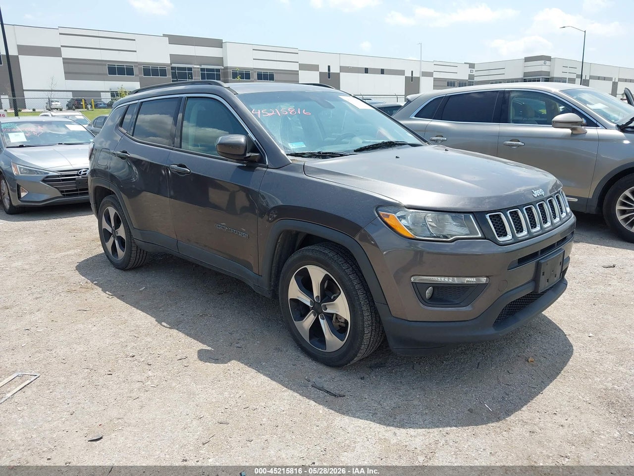3C4NJCBBXJT****** · 2018 JEEP COMPASS LATITUDE FWD