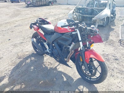 2015 YAMAHA YZFR3