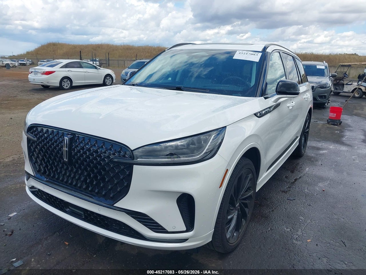 2025 LINCOLN AVIATOR RESERVE · 2/11