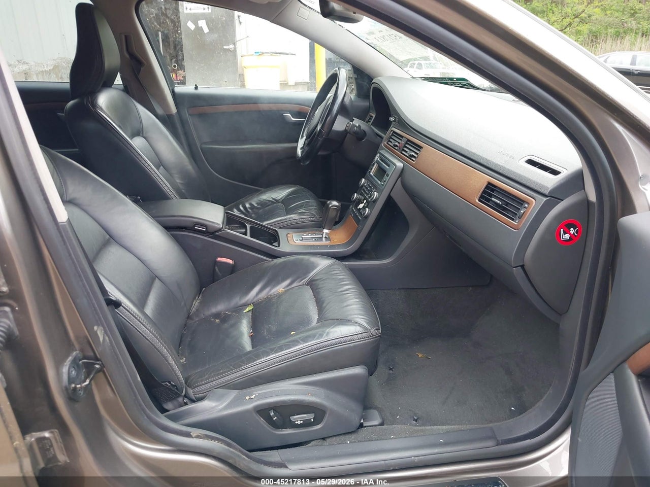 2010 VOLVO XC70 3.2 · 5/11