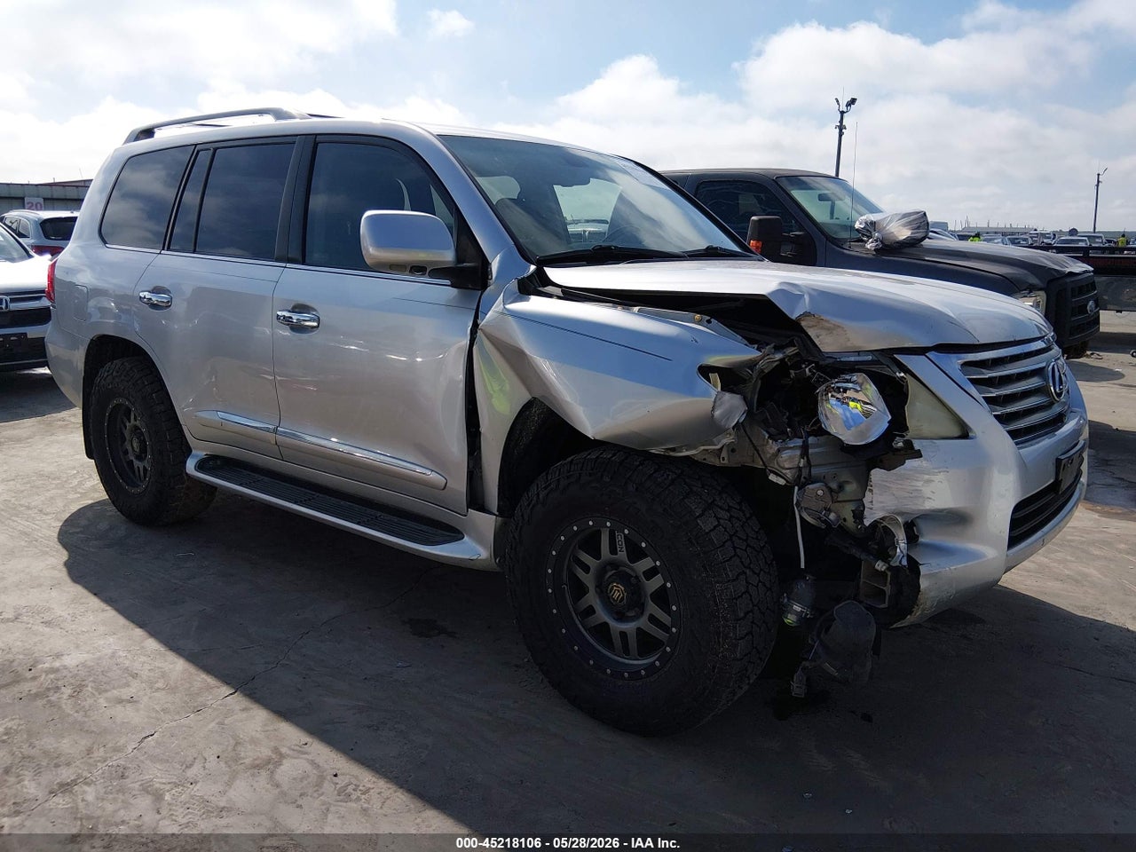 JTJHY7AX3B4****** · 2011 LEXUS LX 570