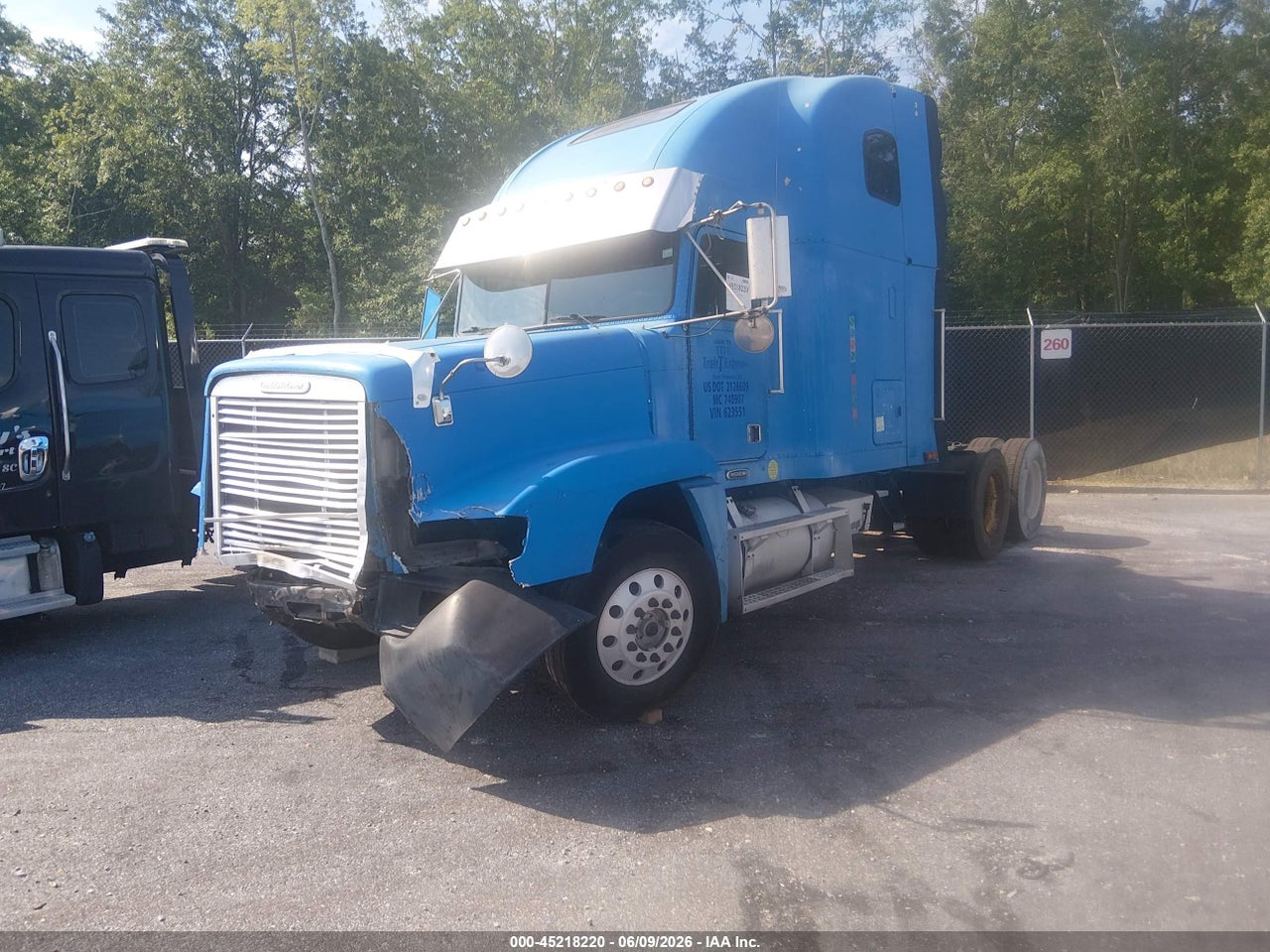 1997 FREIGHTLINER CONVENTIONAL FLD120 · 2/4