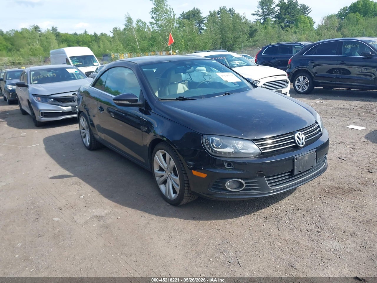 WVWFW8AH3DV****** · 2013 VOLKSWAGEN EOS LUX