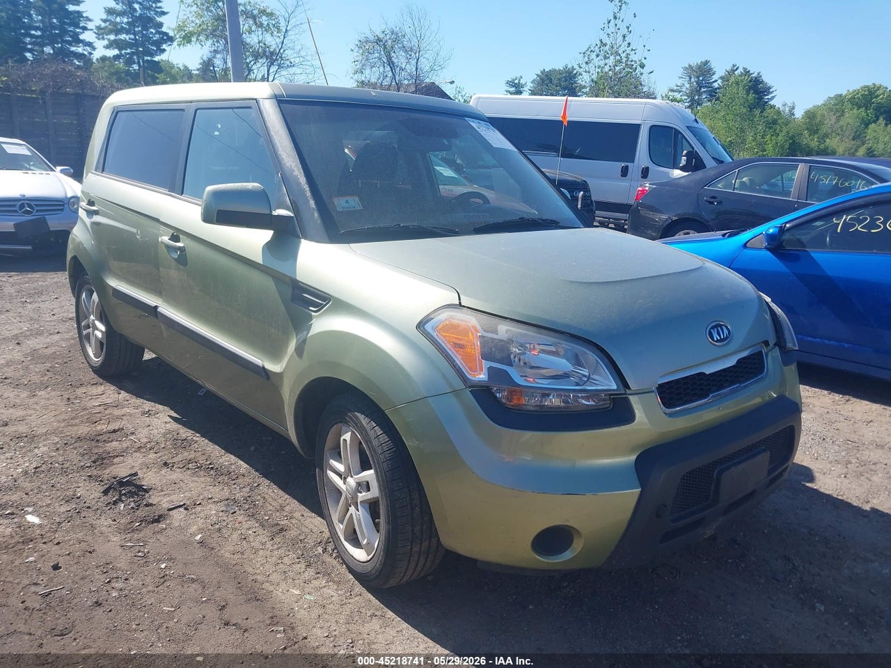 KNDJT2A26B7****** · 2011 KIA SOUL +